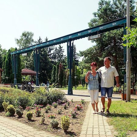 Hotel Nagyerdo Дебрецен Экстерьер фото