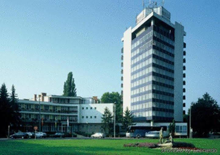 Hotel Nagyerdo Дебрецен Экстерьер фото